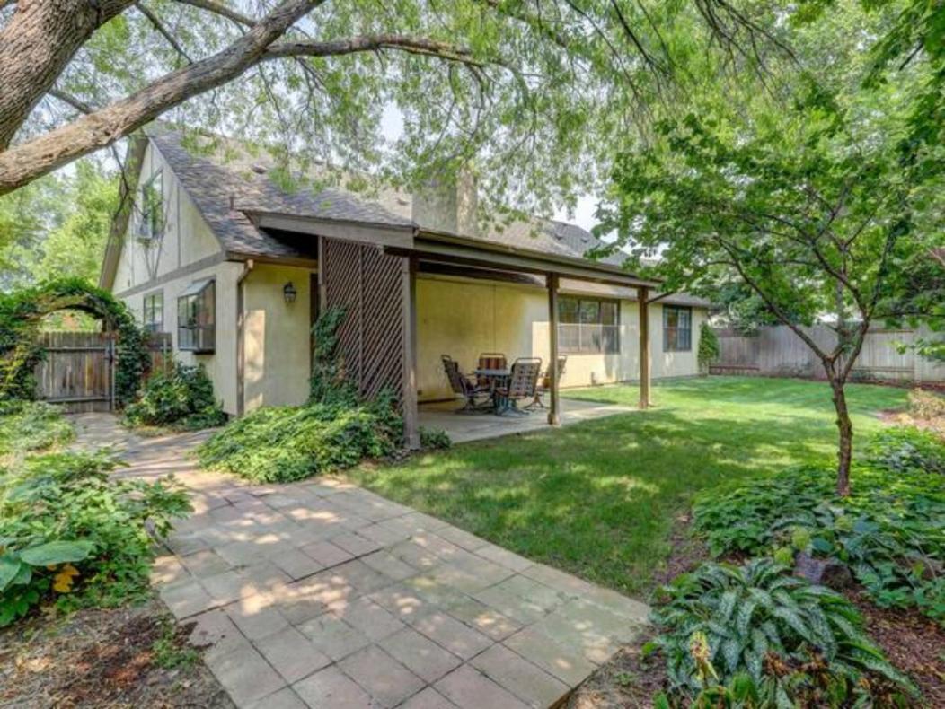 Experience Nirvana With Artwork Collections From Around The Globe Located In Lakewood Neighborhood In Se Boise Next To A Park, Minutes From Bown Crossing And The Boise River, 10 Minutes To Downtown, 4 Beds, Sleeps 8, Pets Welcome In Large Fenced In Y Dış mekan fotoğraf