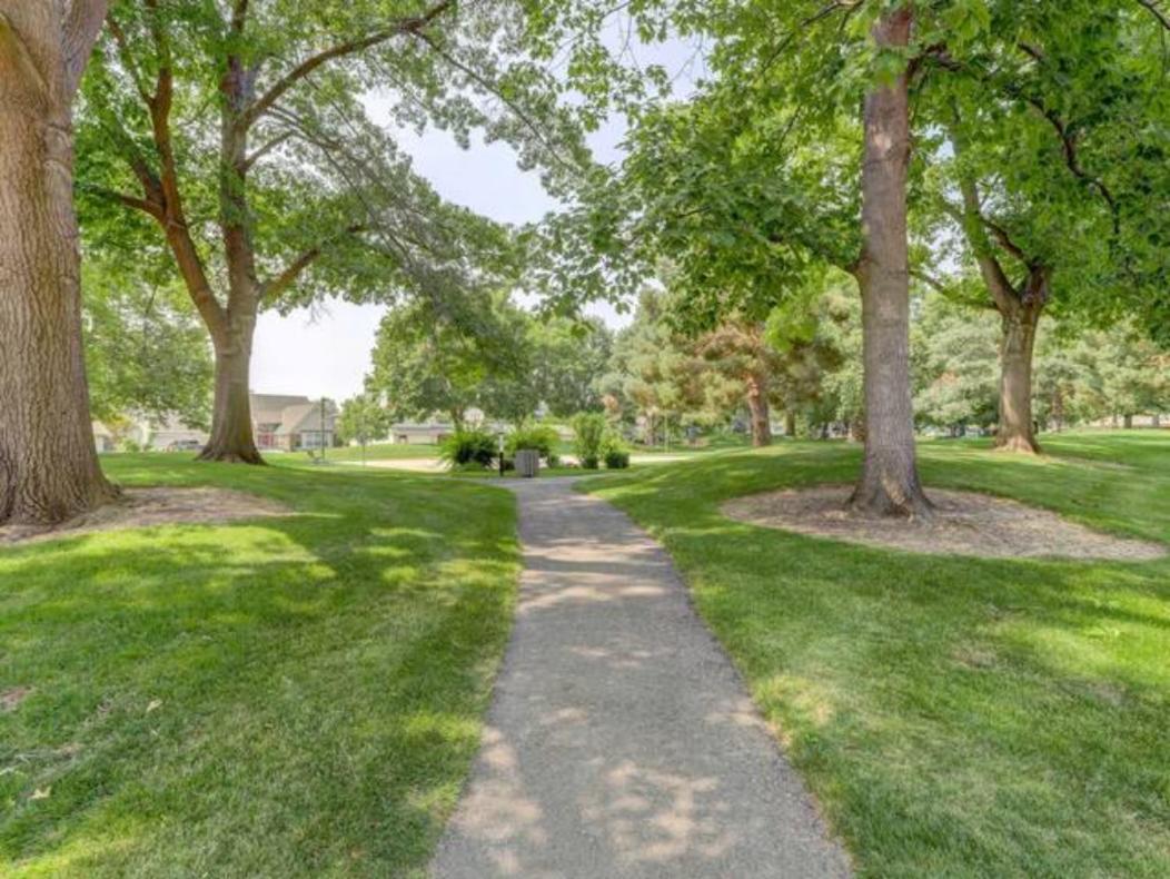 Experience Nirvana With Artwork Collections From Around The Globe Located In Lakewood Neighborhood In Se Boise Next To A Park, Minutes From Bown Crossing And The Boise River, 10 Minutes To Downtown, 4 Beds, Sleeps 8, Pets Welcome In Large Fenced In Y Dış mekan fotoğraf